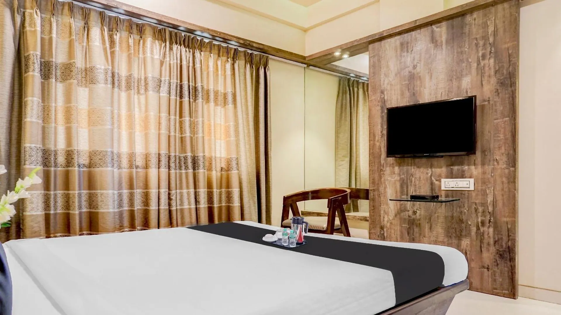 Hotel Caves Inn Plaza Near Igi Airport Delhi Nowe Delhi